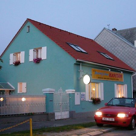 Penzion Kapitan Jindrichuv Hradec Luaran gambar