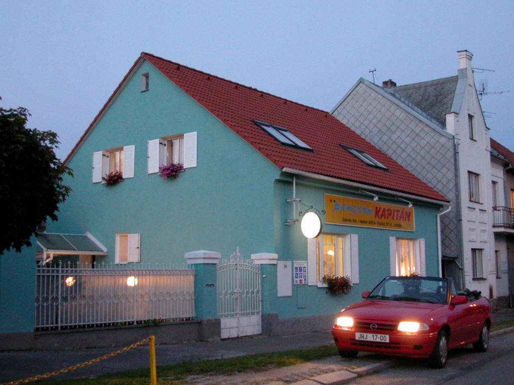 Penzion Kapitan Jindrichuv Hradec Luaran gambar